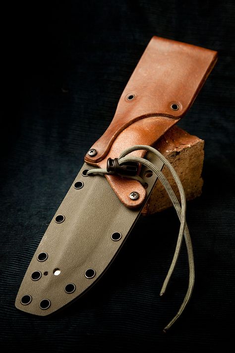 Fallkniven S1 Custom handles and kydex sheath | Flickr - Photo Sharing! Kydex Projects, Leather Knife Sheath Pattern, Leather Knife Sheath, Kydex Holster, Kydex Sheath, Leather Gear, Leather Art, Cool Knives, Knife Sheath