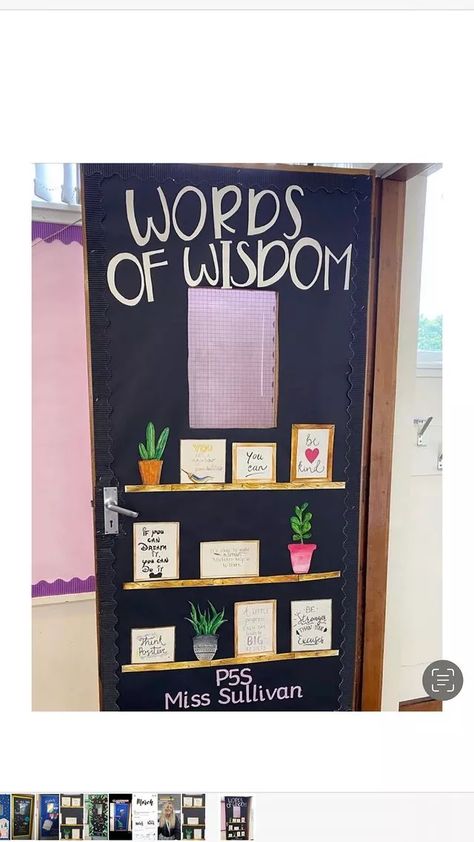 88 of the best ideas for decorating your classroom door - TeachersParadise Social Studies Door Decorations, High School Door Ideas, Class Door Decoration Ideas High School, High School Door, Back To School Classroom Door, Middle School Decor, Welcoming Classroom, Class Door Decorations, Teacher Door Decorations