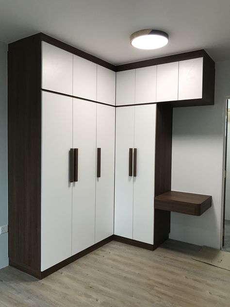 L Cupboard Design, L Shape Wardrobe Design Bedroom Modern, L Shaped Closet, Almirah Designs Wardrobes, Almirah Designs Bedrooms, Wardrobe Design Bedroom Modern, Cupboard Makeover, Wall Wardrobe Design, Wooden Wardrobe Design