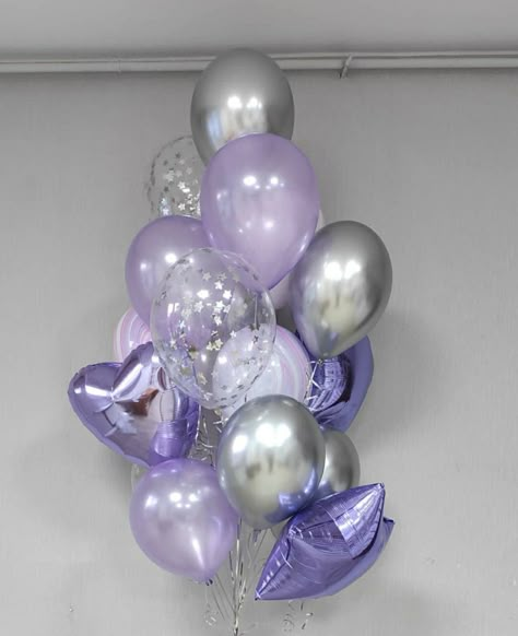 Silver And Lilac Birthday Decor, Lavender Balloon Decorations, Purple And White Balloons, Lilac Birthday Decorations, Lilac Birthday Party Ideas, 15 Th Birthday, Debut Decorations, Sorority Recruitment Decorations, Lilac Birthday