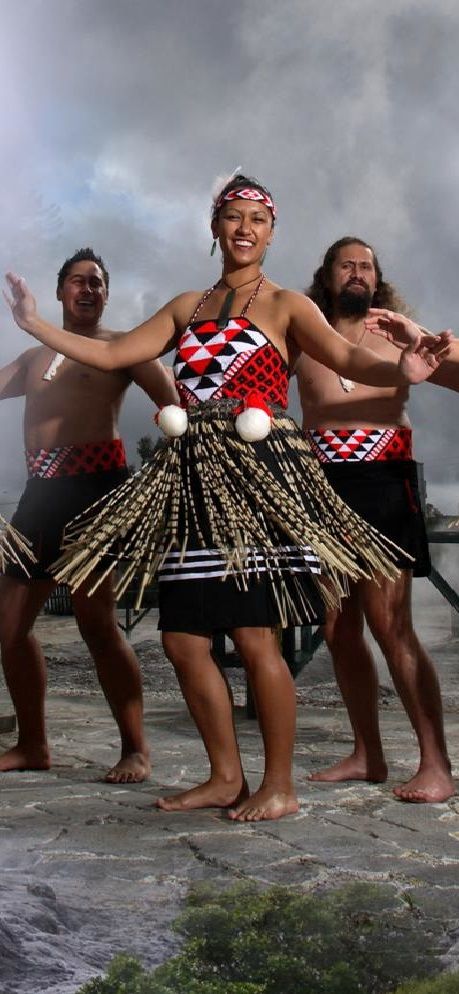 Whakarewarewa The Living Maori Village - Aotearoa Maori Warrior, Maori Culture, Maori People, Dance Themes, Māori Culture, New Zealand Houses, Nz Art, New Zealand North, Fest Outfits