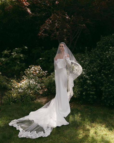 Peacock Hair, Classy Wedding Dress, Montana Wedding, Wedding Photography Styles, Dream Wedding Ideas Dresses, Classy Wedding, Wedding Mood, Dreamy Wedding, Wedding Photo Inspiration