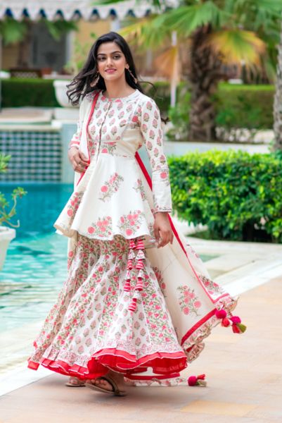 Rose Garden Sharara Set Wardrobe Traditional, Sarara Dress, Sharara Style, Royal Outfit, Sharara Designs, Fusion Wear, Designer Maxi Dress, Traditional Outfit, Long Kurti Designs