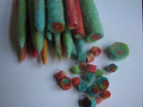 Bead making for preschoolers (tutorial) · Felting | CraftGossip.com  Would be cool to add to a mobile... Felted Necklaces, Wet Felting Tutorial, Fuzzy Felt, Felted Bowls, Felted Jewelry, Felt Necklace, Felt Beads, Bead Making, Wool Felting