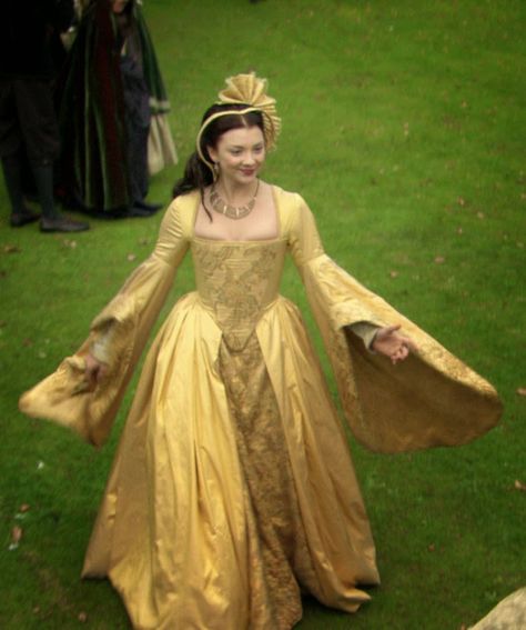 Anne Boleyn Outfit, Anne Boleyn Outfits, The Tudors Dresses, Tudor Outfits, Tudor Dress Princesses, Anne Boleyn Dress, The Tudors Anne Boleyn, Tudors Anne Boleyn, Tudors Dress