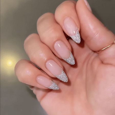 White Nails Simple, Simple Nails Cute, Nails Acrylic French Tip, French Tip Nails White, Nails Acrylic French, Acrylic French Tip Nails, Silver Tip Nails, Acrylic French Tip, Classy Winter Nails