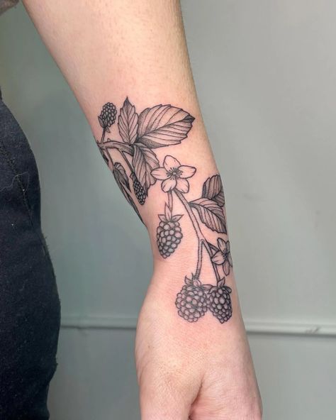 Blackberry Tattoo, Pineapple Tattoo, Vine Tattoo, Colorful Tattoos, Vine Tattoos, Oak Leaf, Arm Sleeve, Wrist Tattoos, Color Tattoo