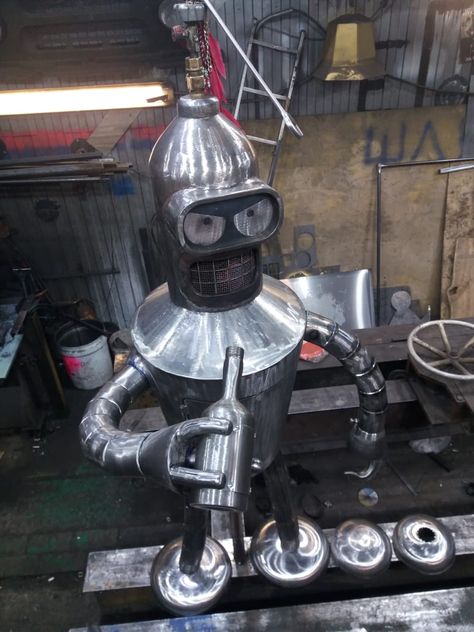 One day I decided to assemble a metal Futurama Bender robot. I did it. You can order your robot Bender. #bender #futurama #benderfuturama #robot #robotbender Bender Futurama, Futurama Bender, Family Guys, Arte Robot, Futurama, I Did It, The Simpsons, Decor Interior Design, Best Home Decor