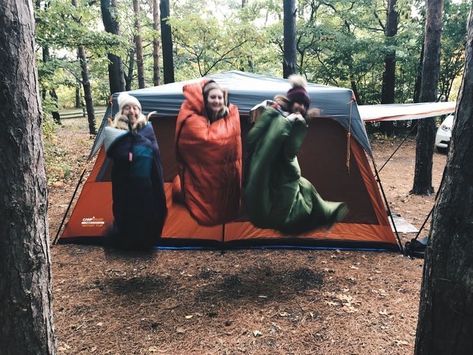 Tenda Camping, Camping Desserts, Friends Ideas, Photos Bff, Camping Diy, Photography Friends, Friends Pictures, Retro Camping, Camping Photography