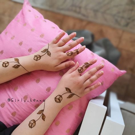 Mashallah 🌿 Simple tulip henna design For booking Whatsapp on 0502284367 📩 للحجز تواصلو ع الواتس 0502284367 #henna #girlyhenna #Dubai… | Instagram Tulip Henna Design, Dubai Henna Design, Dubai Henna, Dubai Instagram, Henna Design, Henna, Tulips, Dubai, Quick Saves