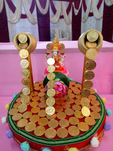 Dhanteras Creative Decoration, Repurpose Toys, House Mandir, Engagement Plates, Garden Ideas With Plastic Bottles, Navratri Celebration, Diwali Special Rangoli Design, Diwali Painting, Diwali Diya Decoration