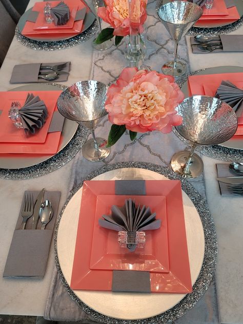 Coral Table Setting, Black Table Setting, Coral Table, Party Table Settings, Bad Bad, Table Setting Decor, Decorative Table, Black Table, Dining Table Decor