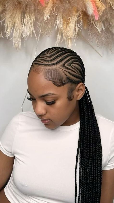 Straight Back Black Women, Straight Back Styles For Black Women, Cornrows With Designs Black Women, Braided Cornrows For Black Women, Free Hand Straight Back Hairstyle, Pretty Cornrow Hairstyles, Small Cornrows With Designs, Cornrows Black Woman, Push Back Hairstyles Black Women