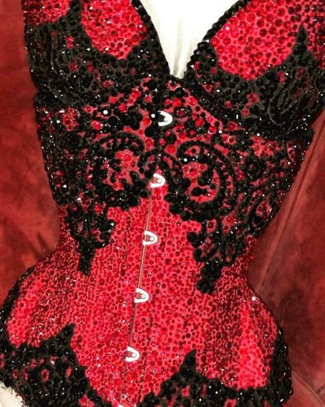 Rhinestone Corset Burlesque, Red Burlesque Costume, Altcore Fashion, Rhinestone Wig, Burlesque Photoshoot, Rhinestone Corset, Burlesque Outfit, Burlesque Corset, Violet Chachki