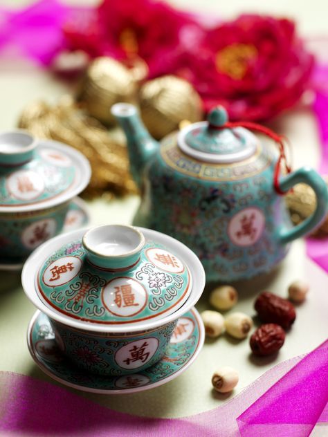 Chinese wedding tea ceremony Peranakan Aesthetic, Chinese Dinnerware, Peranakan Culture, Chinese Wedding Tea Ceremony, Wedding Tea Ceremony, Chinese Tea Pot, Crockery Design, Lotus Seeds, New Years Dinner