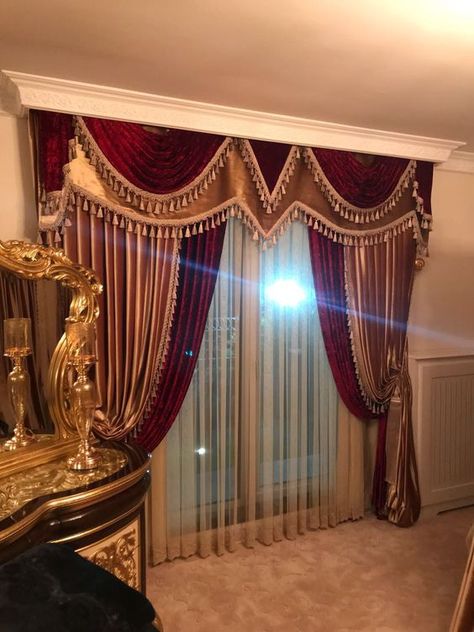 Curtains can greatly enhance the appearance of any part of the house. Here are some modern curtain ideas that you can try out in different rooms of your house.... Gold Window Treatments, Modern Curtain Ideas, John Lewis Curtains, Indian Bedroom Design, Make Your Home Look Expensive, Fancy Curtains, Modern Drape, Decorative Window Treatments, Design Hacks