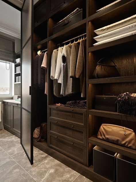 Luxury Closet Ideas, Dressing Design, Dressing Room Closet, Wardrobe Bedroom, Luxury Closets Design, Modern Closet, Wardrobe Room, Closet Remodel, Bedroom Closet Design