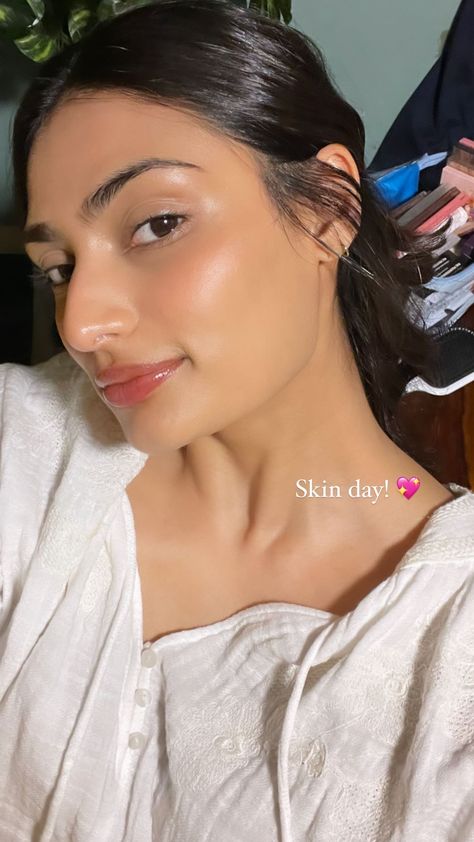 Clear Glowing Indian Skin, Indian Glass Skin, Manifestation 2025, Rhaenys Targaryen, Skin Aesthetic, Athiya Shetty, Board Pictures, Makeup And Beauty Blog, 2025 Vision