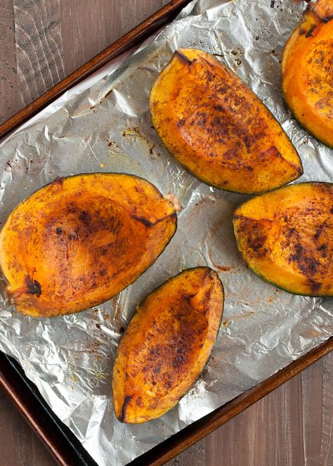 Cooking Basics: How to Roast Kabocha Squash Kobucha Squash, Squash In Oven, Kabocha Squash Recipe, Southwestern Egg Rolls, Roasted Kabocha Squash, Maple Oatmeal, Winter Squash Recipes, Veggies Recipes, Easy Foods