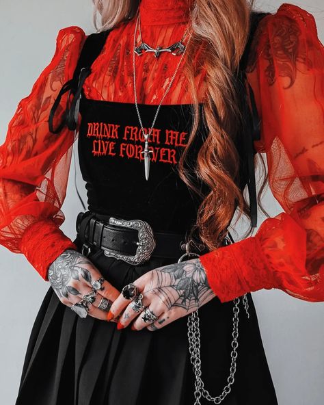 Never got round to sharing these so here's some Vampy Monday vibes with my fav @backstitchbruja ✨♥️🖤 I did a styling reel of this look further down my page if you're interested ✨☺️ Bags @backstitchbruja Skirt @weekdayofficial Corset @deadcatsclub Belt @disturbia Lace top @topshop Shoes @asos Necklaces @valk_jewelry @bloodymarymetal Corset Styling, Goth Outfit Ideas, Monday Vibes, September Fashion, Royalty Fashion, Dark Outfits, Kawaii Fashion Outfits, Shoes Custom, Muslimah Fashion Outfits