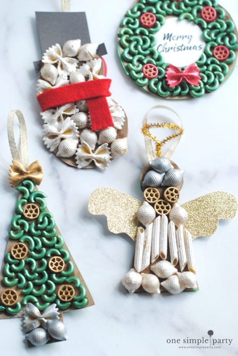 Decorate cardboard shapes with pasta to create unique textured Christmas ornaments. Macaroni Christmas Tree, Macaroni Ornaments For Kids, Macaroni Christmas Ornaments, Pasta Christmas Ornaments, Pasta Christmas Tree, Pasta Ornaments, Homemade Valentines Day Gifts, Kids Christmas Parties, Christmas Dinner Decor