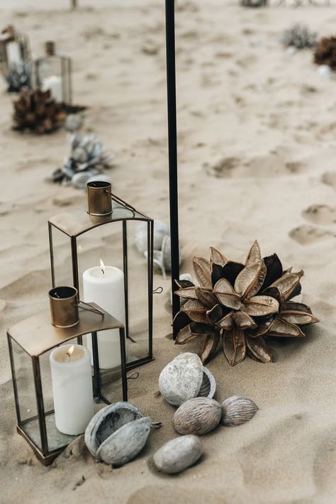 Beach Wedding Decor Ideas, Bride With Short Hair, Wedding Contemporary, Beach Candles, Household Design, Beach Wedding Black, Wedding Cheap, Wall Structure, Beach Wedding Decor