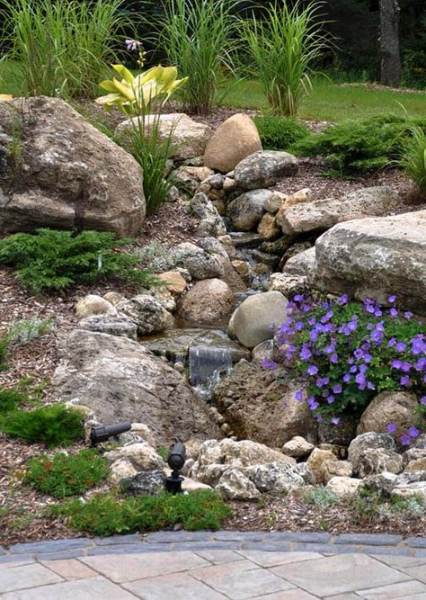 53 Incredibly fabulous and tranquil backyard waterfalls Dry Creek Landscaping, Dry Riverbed Landscaping, Creek Landscaping, Rock Flower Beds, Dry Creek Bed, Dry River, Backyard Water Feature, Waterfalls Backyard, Creek Bed