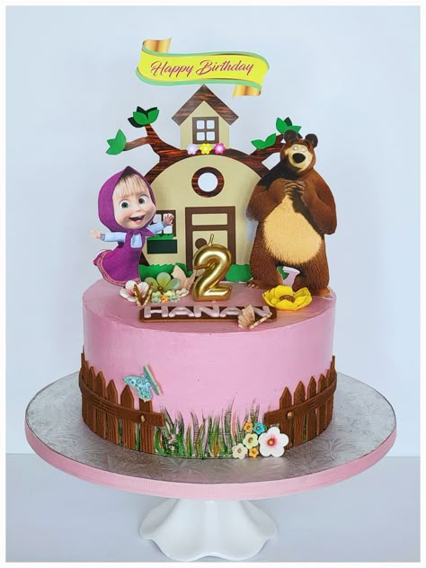 Masha And The Bear 2nd Birthday, Masha Bear Birthday Party Ideas, Masha And The Bear Cake Ideas, Masha And The Bear Cake Design, Masha Theme Cake, Masha Theme Birthday Party, Birthday Cake Masha And The Bear, Masha E Orso Cake, Masha Cake Birthday