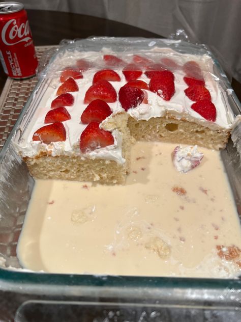 Tres Leches Cake Aesthetic, Tres Leches Cake Strawberry, Tres Leches Birthday Cake, 3 Leches Cake, Strawberry Tres Leches Cake, Emma Aurora, Cake Tres Leches, Quince Food, Hispanic Desserts