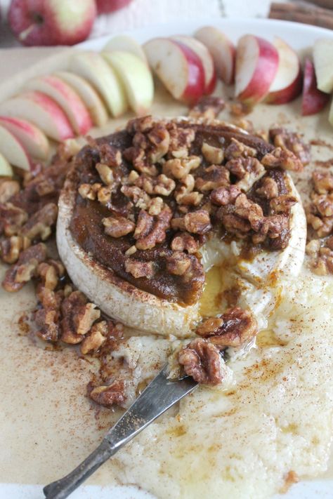 Baked Brie with Pumpkin Butter | Non Seafood | Jenny Shea Rawn Pecan Pumpkin Butter, Brie Cheese Recipes, Pumpkin Butter Recipe, Pecan Baked Brie, Baked Appetizers, Baked Brie Recipes, Brie Appetizer, Brie Recipes, Cheese Pumpkin