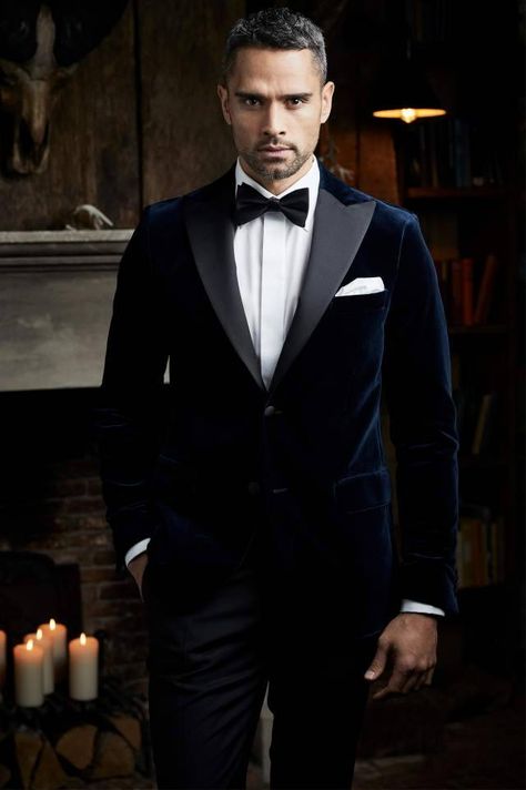 Tuxedo Styles, Velvet Tuxedo, Black And White Tuxedo, Dark Men, White Tuxedo, Navy Blue Velvet, Dinner Jacket, Black Tie Affair, Prom Suits