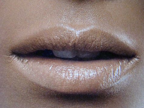 Nude lips! #IsabelsBeautyBlog Lips Nails, Beauty Academy, Nude Lips, Falling Leaves, The Change, Change In, Fall Fashion, Makeup Tips, Autumn Fashion