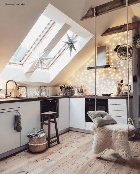 Attic Kitchen, Attic Apartment, Kitchen Decor Apartment, Interior Design Per La Casa, Design Del Prodotto, Country Home Decor, Interior Design Kitchen, Home Decor Kitchen, Kitchen Interior