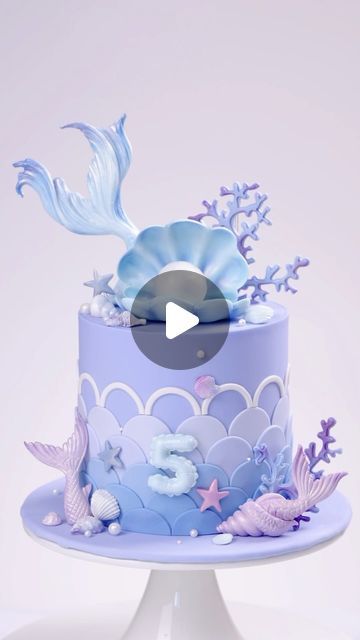 Simple Fondant Cake Design Decorating Ideas, Fondant Seaweed, Gymnastic Cake, Mermaid Cake Ideas, Wave Cake, Bubble Cake, Birthday Cake Decorating Ideas, Realistic Cakes, Cake Hacks