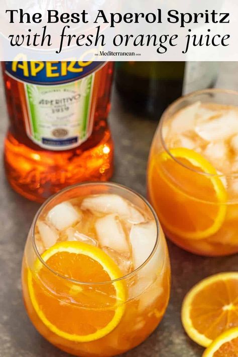 Italian Cocktail Recipes, Spritzer Drink, Fun Beverages, Aperol Spritz Recipe, Spritz Recipe, Italian Cocktails, Coctails Recipes, Summer Eats, Mediterranean Kitchen