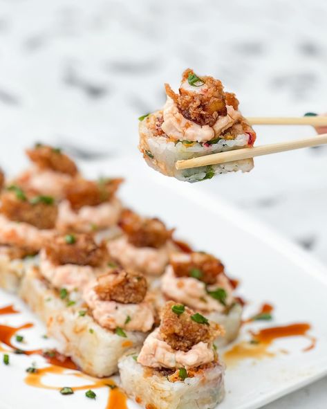 ¡SOMOS PARTICIPANTES DEL SUSHI MASTER VALENCIA 2024! Nuestras propuestas👇🏻 ✔️Estándar: Frito Roll Roll Crispy crocante, con pollo en sal y pimienta, aguacte y queso crema, con topping de pollo crocante, y vegetales, un ligero toque aderezado con salsa spicy. $6,99 🍥 ✔️Premium: Master Roll Roll de arroz envuelto en hoja de arroz, que contiene camarones panko previamente sumergidos en un marinado de la casa, queso crema, zanahoria crocante y cebollín, con un topping de gratinado de salmón... Sushi Master, Valencia