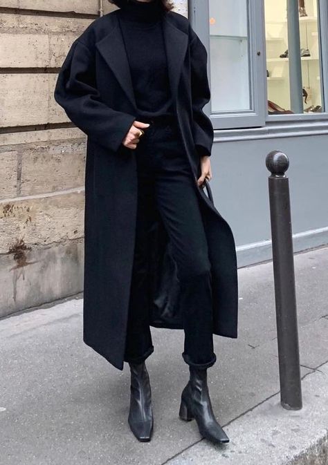 Black Pants Outfit Classy, Simple All Black Outfit, Full Black Outfit, Mode Dope, Minimalist Moda, Outfit Ideas For Fall, Minimalistic Outfits, Preteen Clothing, Black Look