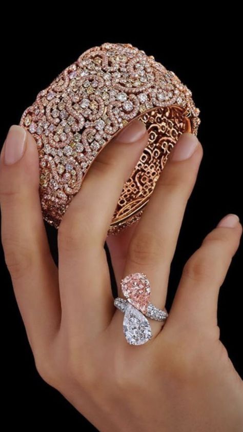 Luxury Engagement Rings, Unique Diamond Rings, Bridal Ring Sets, Diamond Engagement Ring Set, Ladies Diamond Rings, Bling Rings, Fabulous Jewelry, Looks Chic, Dream Jewelry