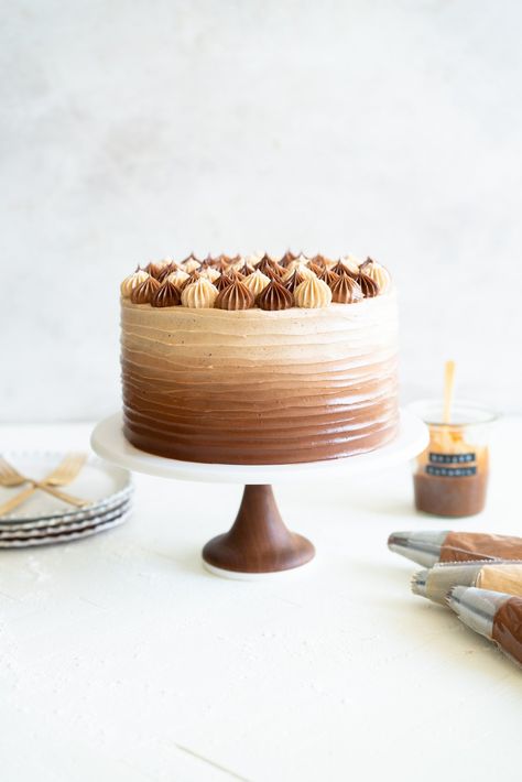 Apple Cider Layer Cake with Spiced Salted Caramel Swiss Meringue Buttercream Tårta Design, Cloudy Kitchen, Types Of Pie, Chocolate Cake Designs, Caramel Buttercream, Meringue Buttercream, Gateaux Cake, Swiss Meringue Buttercream, Swiss Meringue