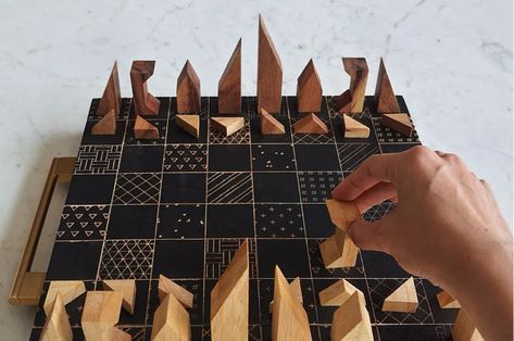 This wooden chess board inspired by ‘Queen’s Gambit’ features pieces modeled after the architecture of Bangkok! - Yanko Design Chess Board Design, Diy Chess Set, Wood Chess Set, Wooden Chess Pieces, Wooden Chess Board, Chess Club, Board Game Design, Chess Players, Small Woodworking Projects