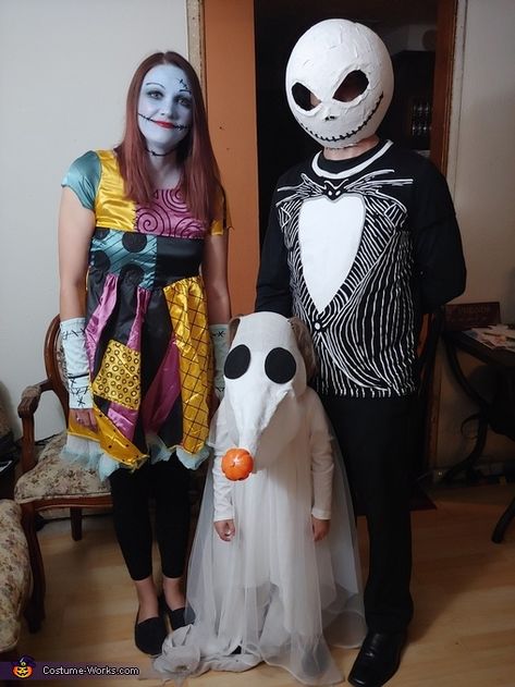 Jack And Sally Diy Costumes, Jake And Sally Costume, The Nightmare Before Christmas Halloween Costume, Nightmare Before Christmas Family Photos, Jack Sally And Zero Costumes, Nightmare Before Christmas Family Costume Ideas, Jack And Sally Family Costume, Halloween Costumes Nightmare Before, Jack The Skeleton Costume