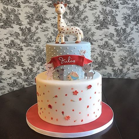 Sofie the Giraffe birthday cake. | Amy Beck Cake Design, Chicago. Giraffe Birthday Cakes, Sophie Giraffe, Sophie The Giraffe, Giraffe Cake, Giraffe Cakes, Giraffe Birthday, Kids Cakes, The Giraffe, Special Occasion Cakes