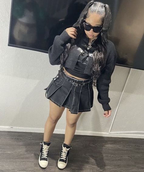 Black Skirts, Fly Outfit, Cute Birthday Outfits, Girls Fall Outfits, Trendy Sweaters, Streetwear Fashion Women, Cute Swag Outfits, All Black Outfit