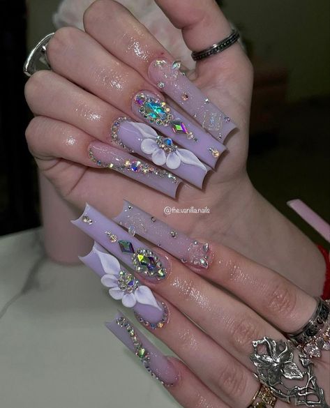 Vanilla Nails, Bedazzled Nails, Quince Nails, Purple Quince, Quinceanera Nails, Lilac Nails, Purple Acrylic Nails, Nails Design With Rhinestones, Colored Acrylic Nails