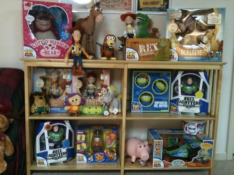 Toy Story Collection by Thinkway Toys - MiceChat Toy Story Collection, Dibujos Toy Story, Pocket Princesses, Man Cave Homes, I Need Friends, Toy Story Buzz, Space Toys, Space Aliens, Need Friends