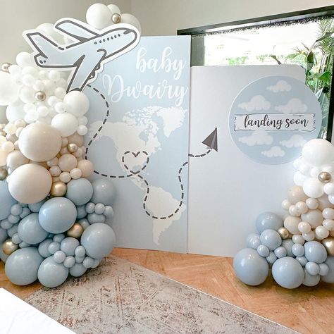 Houston Event Decor 🤍 ONE STOP SHOP | Baby D landing soon ✈️ . . Balloons : @wedoballoons Custom Prints/Cut-outs: @popsigndesign Location: @theanniehouston . . #landingsoon… | Instagram Adventure Baby Shower Theme, Airplane Baby Shower Theme, First Birthday Decorations Boy, Jordan Baby Shower, Gender Reveal Baby Shower Themes, Adventure Awaits Baby Shower, Travel Baby Shower Theme, Travel Baby Showers, Airplane Baby Shower