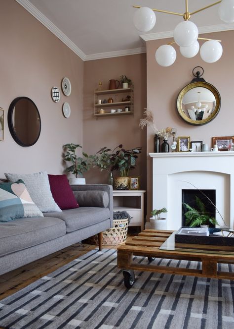 Dead Salmon, Luxe Interior Design, Scandinavian Design Living Room, Scandinavian Living Room, Living Room Decor Neutral, Pink Living Room, Mid Century Living Room, Muted Pink, Trendy Living Rooms