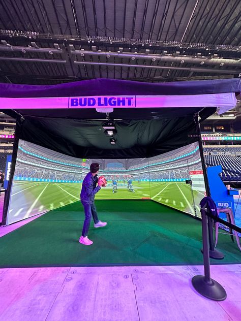 Interactive Entertainment Group was on-site with its Ultimate Sports Arena sponsored by Bud Light. This football simulation, produced with Experience Revere, allowed attendees to step onto a virtual field, test their throwing skills, and engage in friendly competitions. Tim Tebow, Sports Arena, Gary Vee, Drew Barrymore, Bud Light, Experience Design, Design Museum, Business Planning, Football