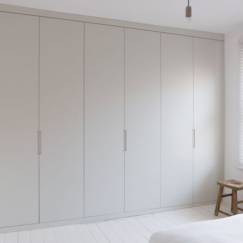 Floor to ceiling fitted wardrobe                                                                                                                                                                                 More Floor To Ceiling Wardrobes, Ideas Armario, Garderobe Design, Dressing Design, Bedroom Built In Wardrobe, Ikea Closet, Bedroom Cupboards, Bedroom Cupboard, Wardrobe Door Designs