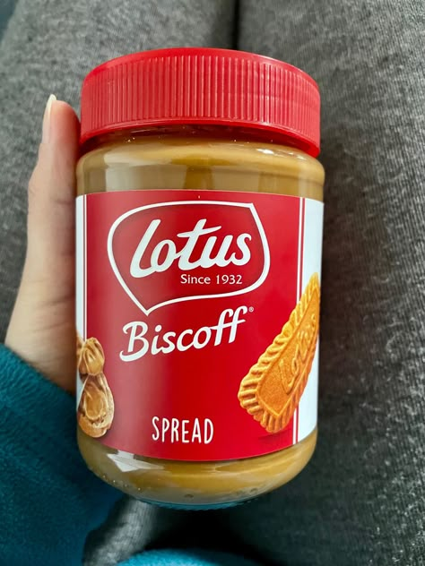 Lotus Biscoff Aesthetic, Biscoff Aesthetic, Lotus Biscoff Spread, Lotus Biscoff, Kawaii Cooking, Junk Food Snacks, Grocery Foods, Food Pantry, Food Shop